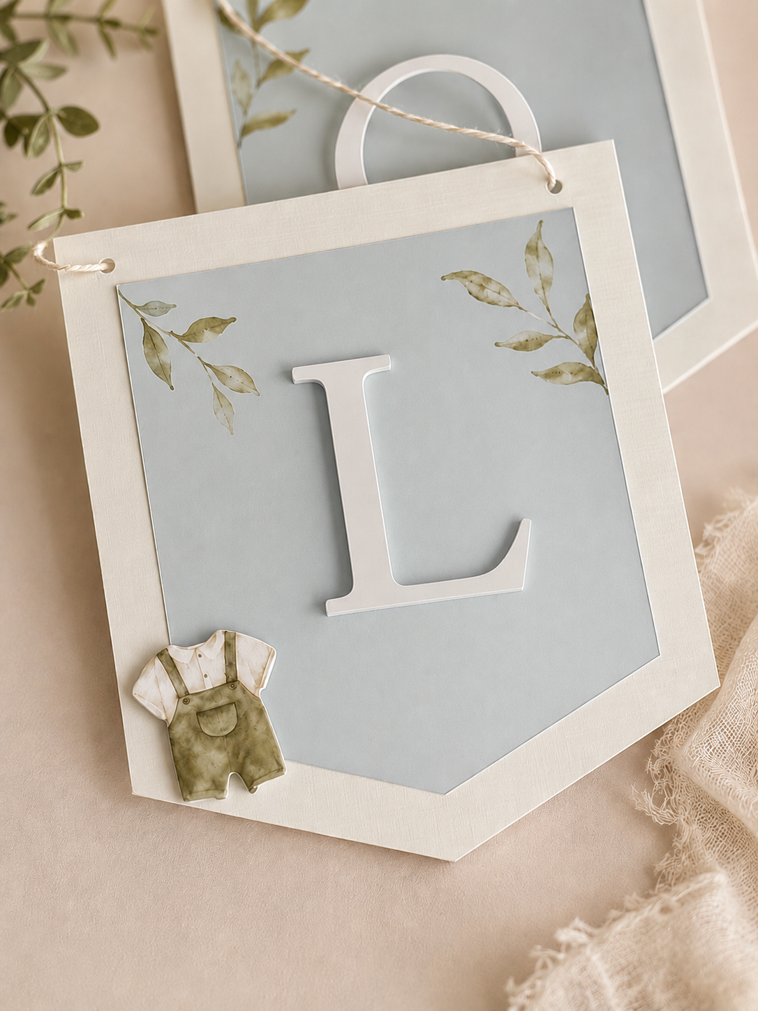 Guirlande Personnalisée (8 lettres) – Décoration Murale & Centre de Table Élégant